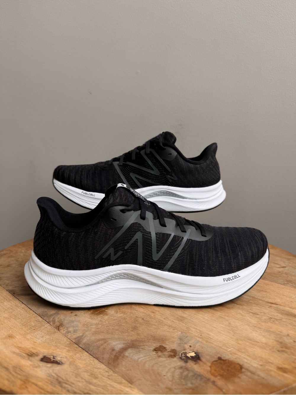 NB FuelCell Propel v4 Black White TPU Plate Running Shoes MFCPRLB4 Men’s 10.5